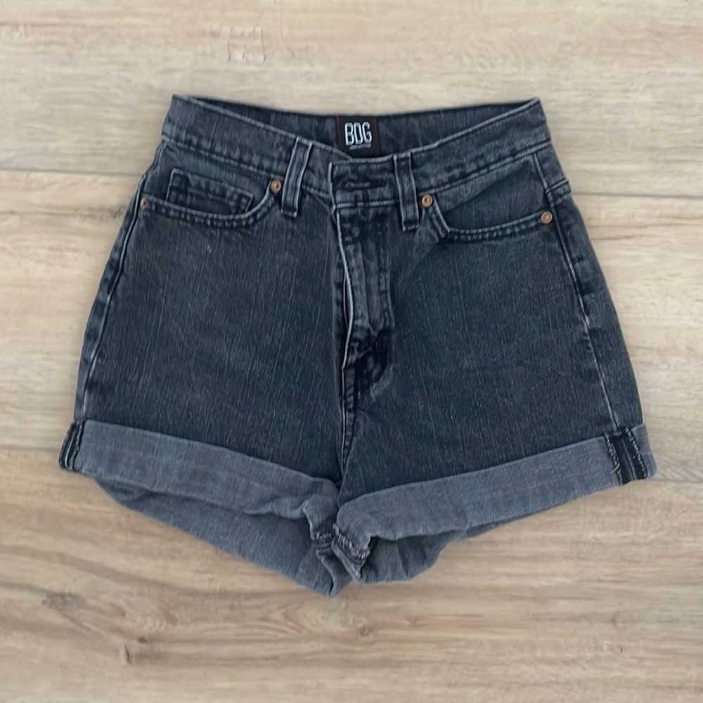 BDG Mom high rise shorts. Washed Black Denim.
